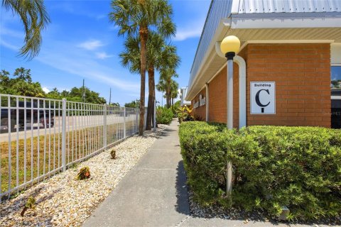 Condo in Punta Gorda, Florida, 3 bedrooms  № 2201273 - photo 3