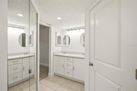 Condo in Punta Gorda, Florida, 3 bedrooms  № 2201273 - photo 18