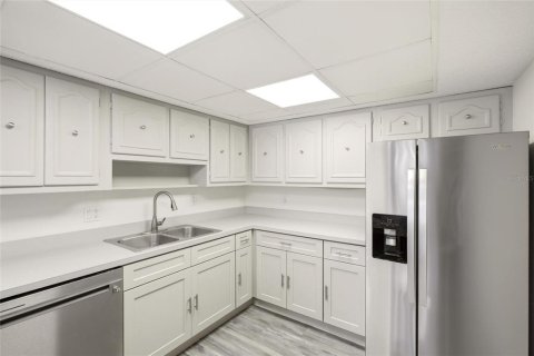 Condo in Punta Gorda, Florida, 3 bedrooms  № 2201273 - photo 11