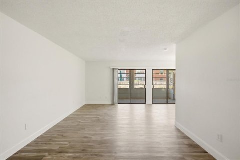 Condo in Punta Gorda, Florida, 3 bedrooms  № 2201273 - photo 7