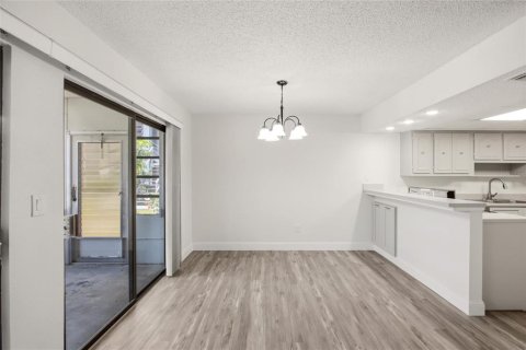 Condo in Punta Gorda, Florida, 3 bedrooms  № 2201273 - photo 8