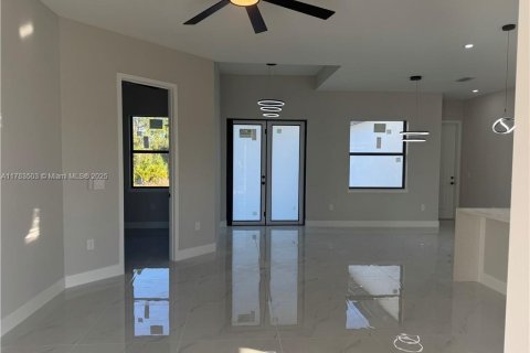 House in Lehigh Acres, Florida 3 bedrooms № 1705719 - photo 15