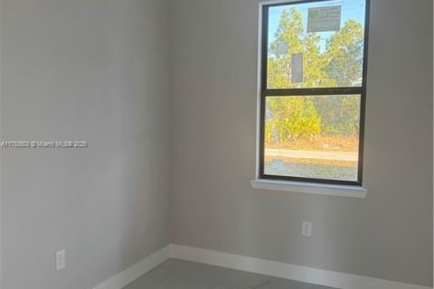 House in Lehigh Acres, Florida 3 bedrooms № 1705719 - photo 18
