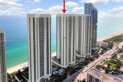 Copropriété à louer à Sunny Isles Beach, Floride: 2 chambres, 133.31 m2 № 2153926 - photo 4