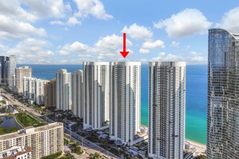 Copropriété à louer à Sunny Isles Beach, Floride: 2 chambres, 133.31 m2 № 2153926 - photo 2