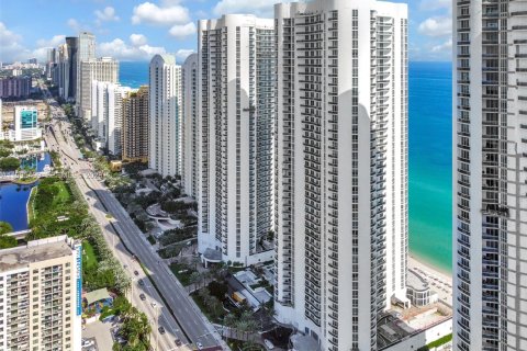 Copropriété à louer à Sunny Isles Beach, Floride: 2 chambres, 133.31 m2 № 2153926 - photo 6
