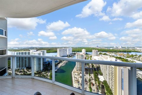 Copropriété à louer à Sunny Isles Beach, Floride: 2 chambres, 133.31 m2 № 2153926 - photo 11