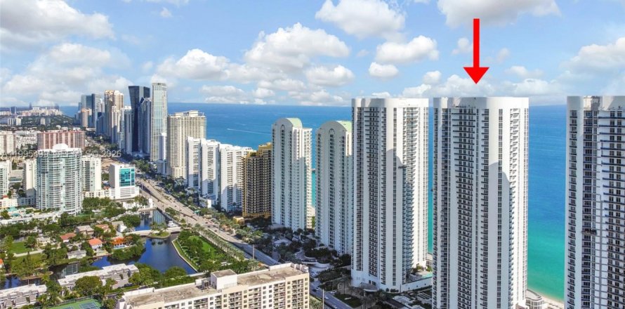 Condo à Sunny Isles Beach, Floride, 2 chambres  № 2153926