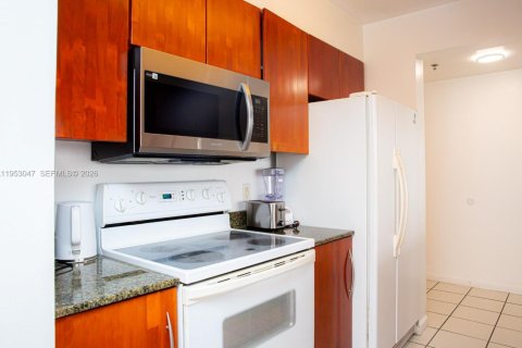 Купить кондоминиум в Майами, Флорида 3 спальни, 102.66м2, № 2054828 - фото 20