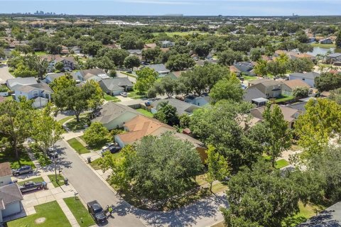 Casa en venta en Brandon, Florida, 4 dormitorios, 149.39 m2 № 1805873 - foto 30