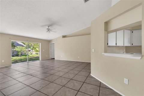 Casa en venta en Brandon, Florida, 4 dormitorios, 149.39 m2 № 1805873 - foto 7