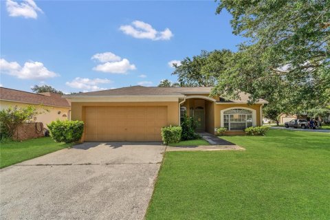 Casa en venta en Brandon, Florida, 4 dormitorios, 149.39 m2 № 1805873 - foto 1