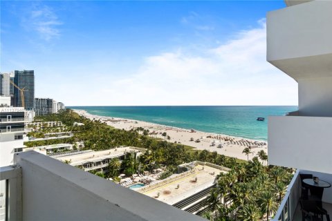 Condo in Miami Beach, Florida, 1 bedroom  № 1939528 - photo 19