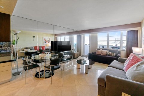 Condo in Miami Beach, Florida, 1 bedroom  № 1939528 - photo 4