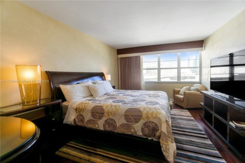 Condo in Miami Beach, Florida, 1 bedroom  № 1939528 - photo 14