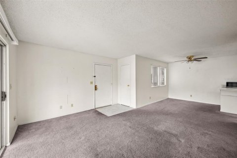 Condo in Gainesville, Florida, 1 bedroom № 2108335 - photo 5