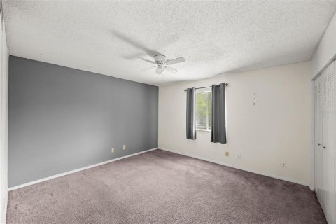Condo in Gainesville, Florida, 1 bedroom № 2108335 - photo 12