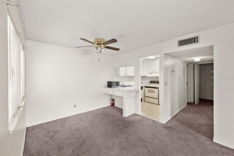Condo in Gainesville, Florida, 1 bedroom № 2108335 - photo 7