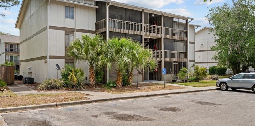 Condo in Gainesville, Florida, 1 bedroom № 2108335