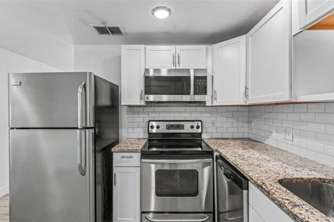Immobilier commercial à vendre à Plant City, Floride: 4 chambres, 155.52 m2 № 2405741 - photo 13