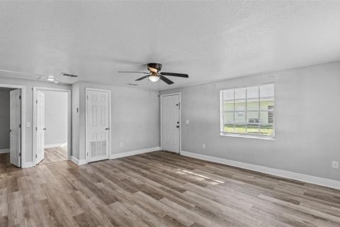 Immobilier commercial à vendre à Plant City, Floride: 4 chambres, 155.52 m2 № 2405741 - photo 4