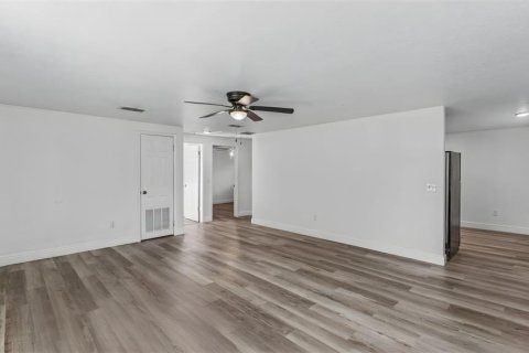 Immobilier commercial à vendre à Plant City, Floride: 4 chambres, 155.52 m2 № 2405741 - photo 11