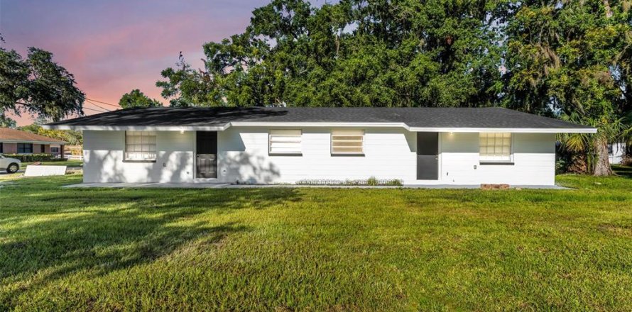 Immobilier commercial à Plant City, Floride 4 chambres, 155.52 m2 № 2405741