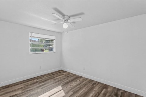 Immobilier commercial à vendre à Plant City, Floride: 4 chambres, 155.52 m2 № 2405741 - photo 14