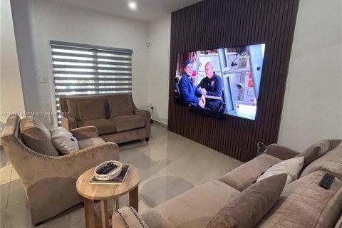 Touwnhouse à vendre à Homestead, Floride: 3 chambres, 171.87 m2 № 1960796 - photo 4