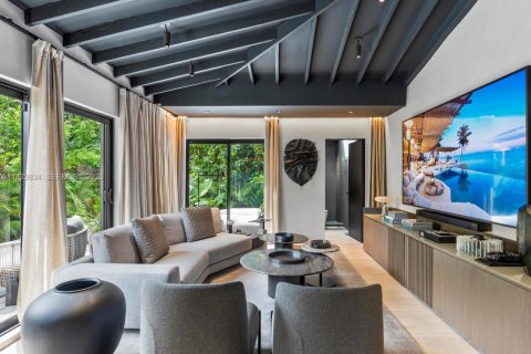 Casa en venta en Miami, Florida, 2 dormitorios, 101.64 m2 № 1982810 - foto 10