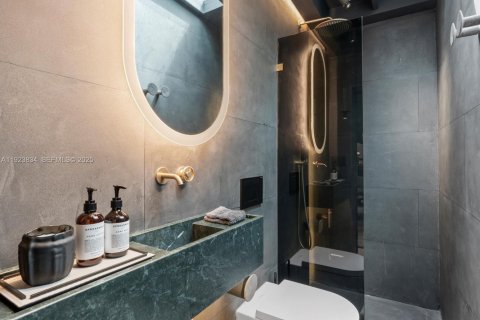 Casa en venta en Miami, Florida, 2 dormitorios, 101.64 m2 № 1982810 - foto 20