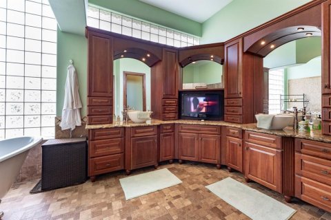 Casa en venta en Tarpon Springs, Florida, 4 dormitorios, 650.22 m2 № 2213739 - foto 19