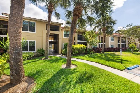 Condo in Sarasota, Florida, 3 bedrooms  № 2209152 - photo 2