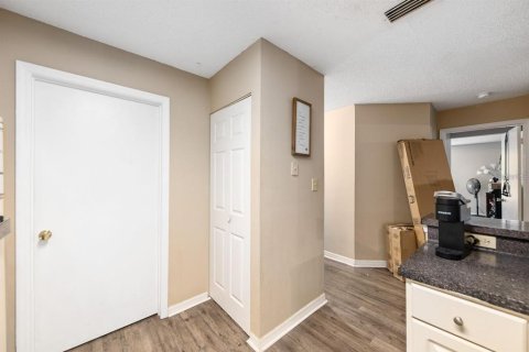 Condo in Sarasota, Florida, 3 bedrooms  № 2209152 - photo 12