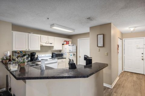 Condo in Sarasota, Florida, 3 bedrooms  № 2209152 - photo 10