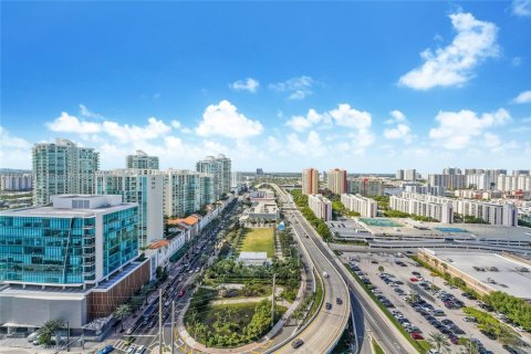 Condo in Sunny Isles Beach, Florida, 2 bedrooms  № 1864912 - photo 19