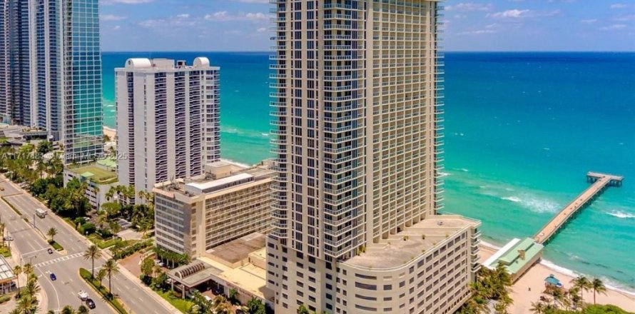 Condo in Sunny Isles Beach, Florida, 2 bedrooms  № 1864912