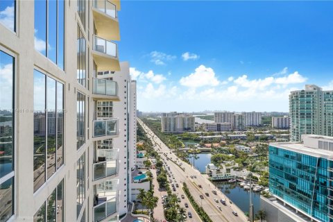 Condo in Sunny Isles Beach, Florida, 2 bedrooms  № 1864912 - photo 20