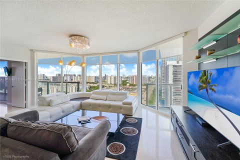 Condo in Sunny Isles Beach, Florida, 2 bedrooms  № 1864912 - photo 5