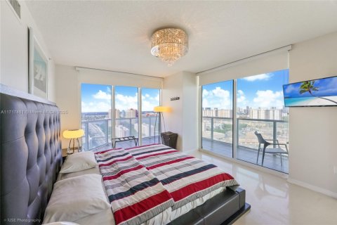 Condo in Sunny Isles Beach, Florida, 2 bedrooms  № 1864912 - photo 10