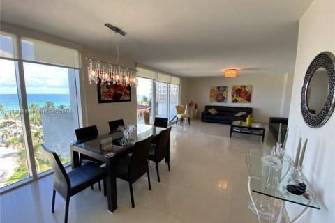 Copropriété à vendre à Hallandale Beach, Floride: 2 chambres, 121.89 m2 № 1860640 - photo 4