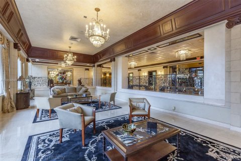 Copropriété à vendre à Hallandale Beach, Floride: 2 chambres, 121.89 m2 № 1860640 - photo 13