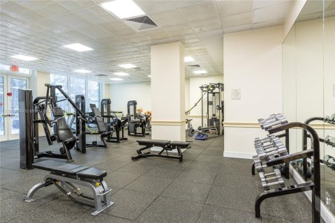 Copropriété à vendre à Hallandale Beach, Floride: 2 chambres, 121.89 m2 № 1860640 - photo 18