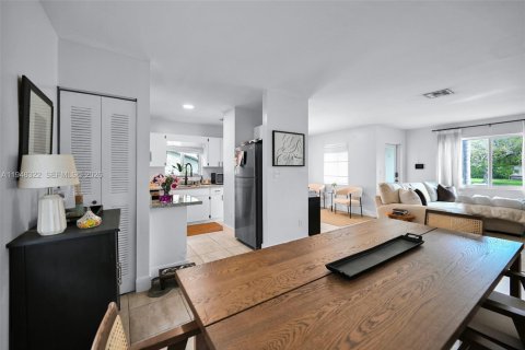 Снять в аренду таунхаус в Катлер-Бей, Флорида 3 спальни, 111.39м2, № 2004475 - фото 11