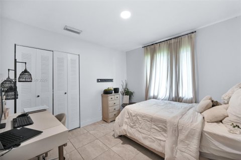 Снять в аренду таунхаус в Катлер-Бей, Флорида 3 спальни, 111.39м2, № 2004475 - фото 30