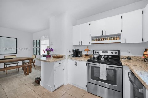 Снять в аренду таунхаус в Катлер-Бей, Флорида 3 спальни, 111.39м2, № 2004475 - фото 16