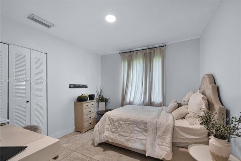 Снять в аренду таунхаус в Катлер-Бей, Флорида 3 спальни, 111.39м2, № 2004475 - фото 27