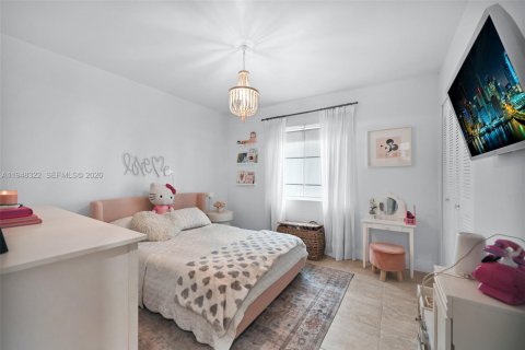 Снять в аренду таунхаус в Катлер-Бей, Флорида 3 спальни, 111.39м2, № 2004475 - фото 19