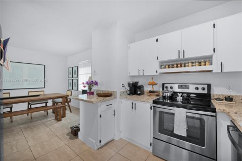 Снять в аренду таунхаус в Катлер-Бей, Флорида 3 спальни, 111.39м2, № 2004475 - фото 15