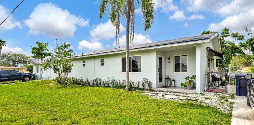 Таунхаус в Катлер-Бей, Флорида 3 спальни, 111.39м2 № 2004475